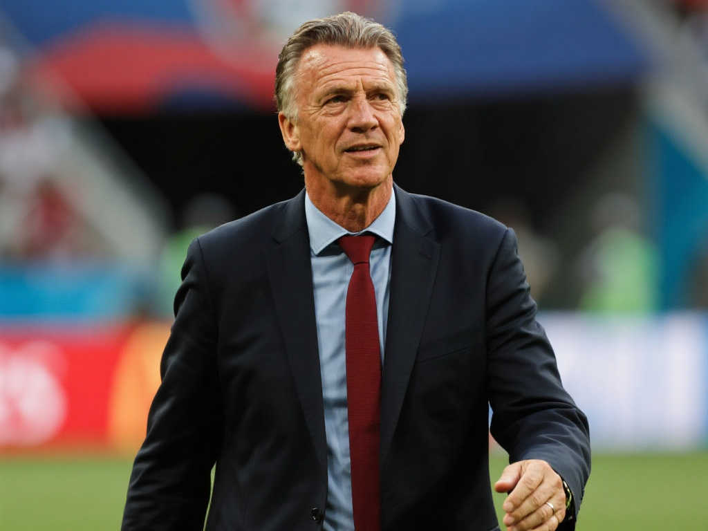 范加尔:仍有潜力国家队职位或能打动我 范加尔:仍有潜力国家队职位或能打动我