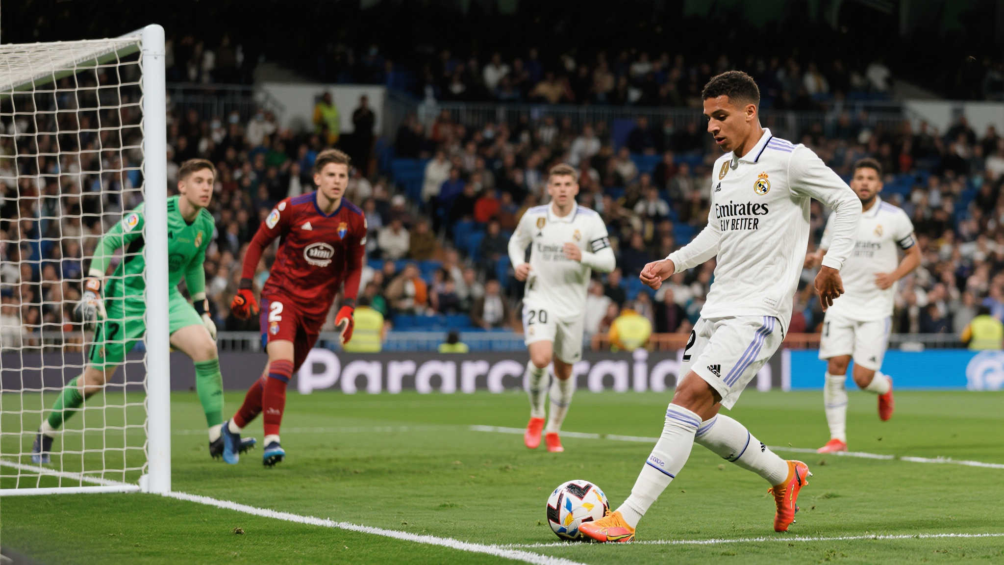 十人皇马半场2-0帕丘卡：贝林传射建功，阿森西奥染红，裤袜神勇救险