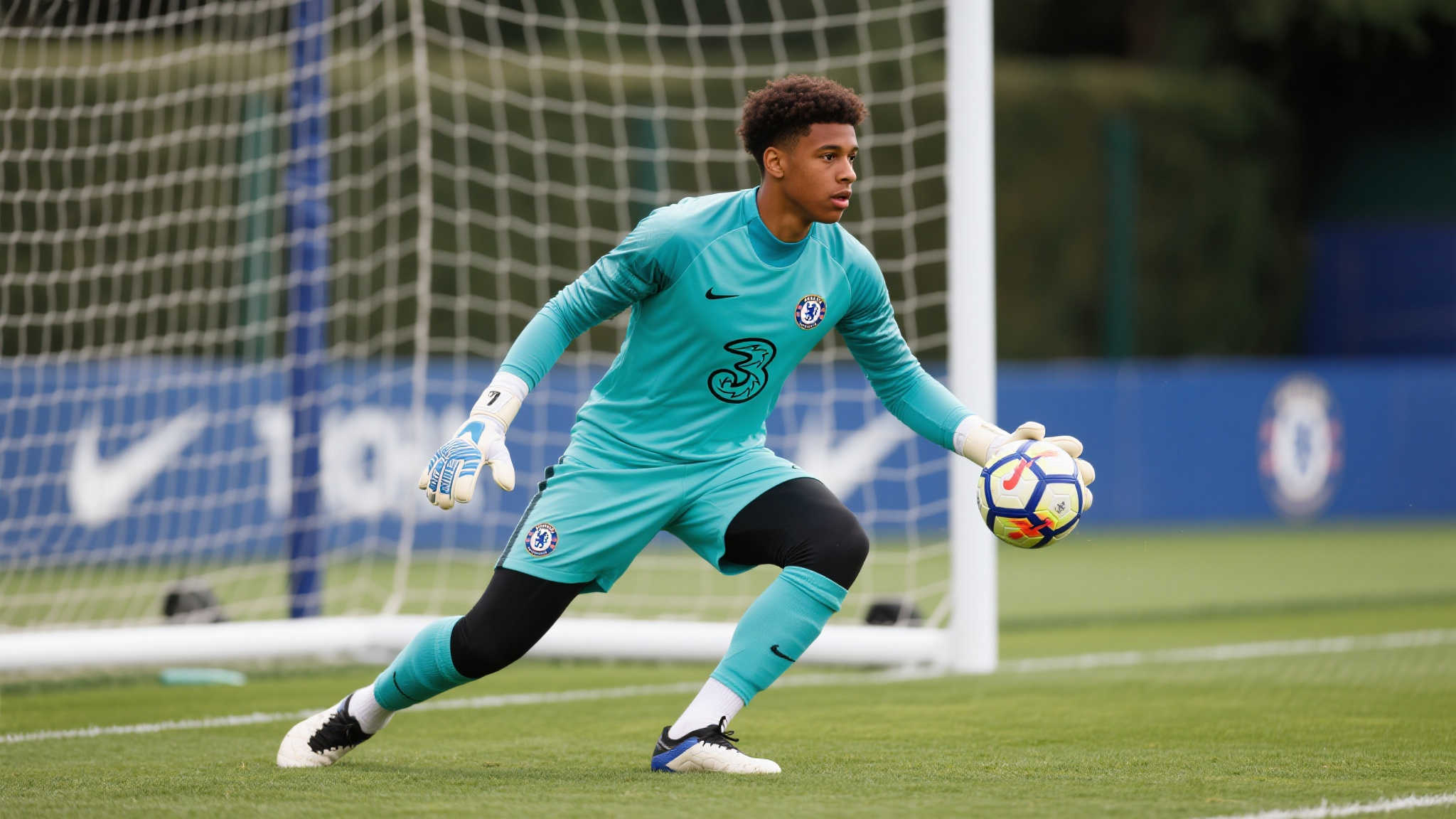 水晶宫商讨引入切尔西19岁门将卢克-坎贝尔 水晶宫商讨引入切尔西19岁门将卢克-坎贝尔